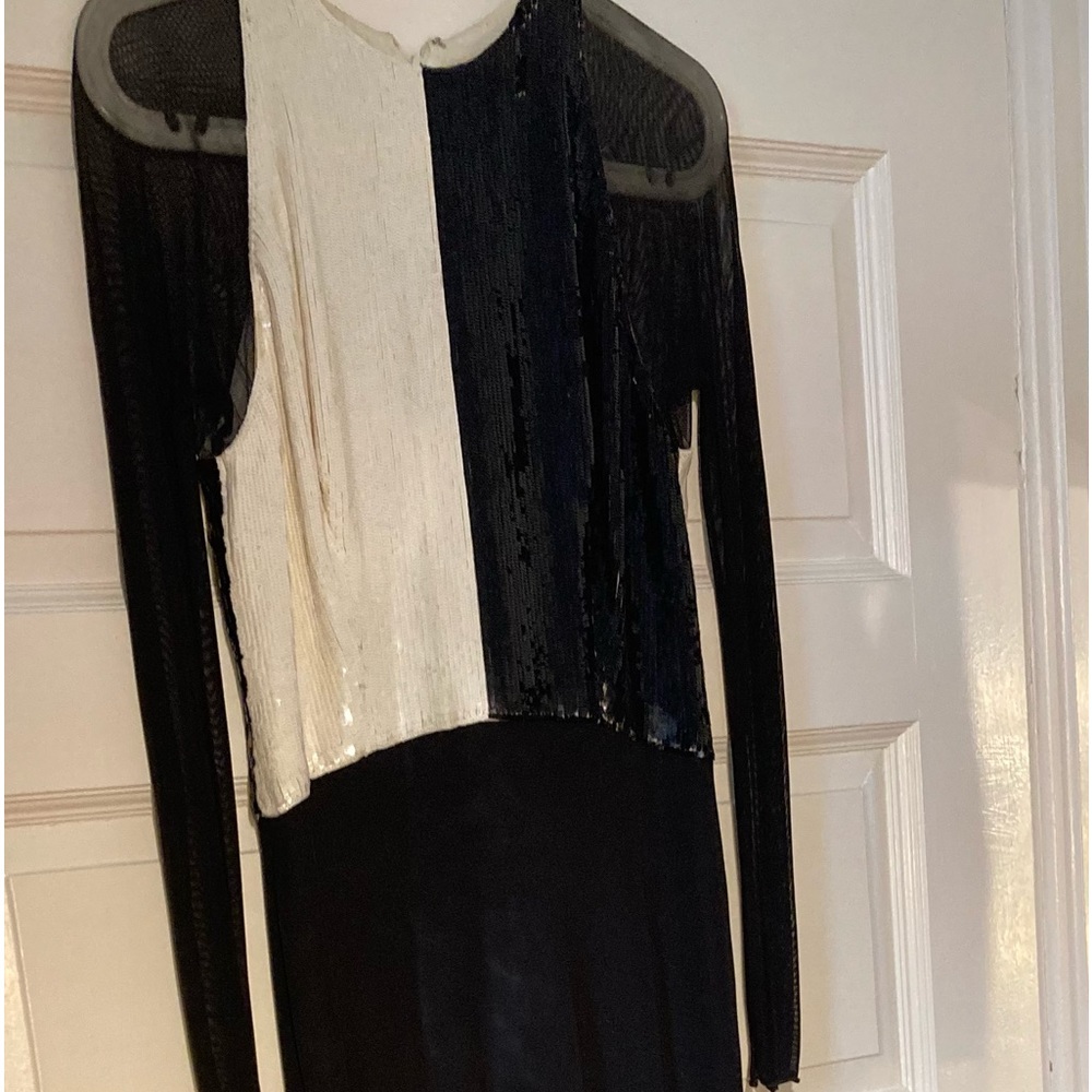 Vera Wang black/white dramatic, very elegant evening dress transparent sleeves .